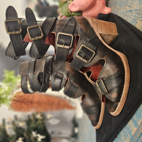 Strappy Black Leather Heeled Sandals - Picture 2 of 6